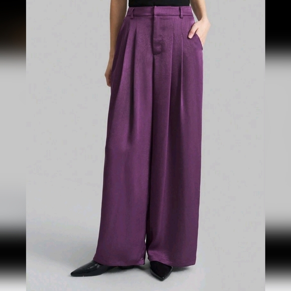 Women's Solid Deep Purple Pleated Fabric Pocket Loose Elegant Work Pants - Picture 1 of 4